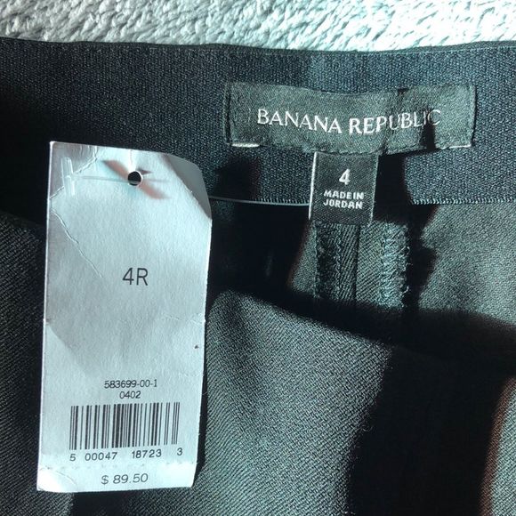 Banana Republic NWT sz 4 black narrow leg, ankle zippers, no pockets, pants - Picture 2 of 10